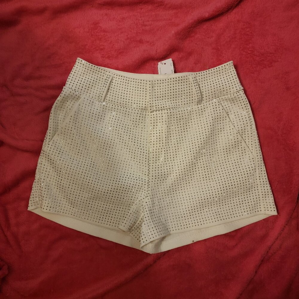 Medium size  White Rhinestone Stretch Short Shorts with Pockets